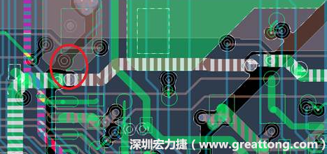慢慢確認(rèn)CAF發(fā)生的位置后，可以配合Gerber查看PCB的結(jié)構(gòu)是否有通孔太近或是線路太近的問題。