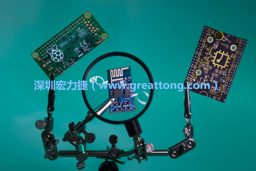 A Raspberry Pi Zero、ESP8266和CHIP。