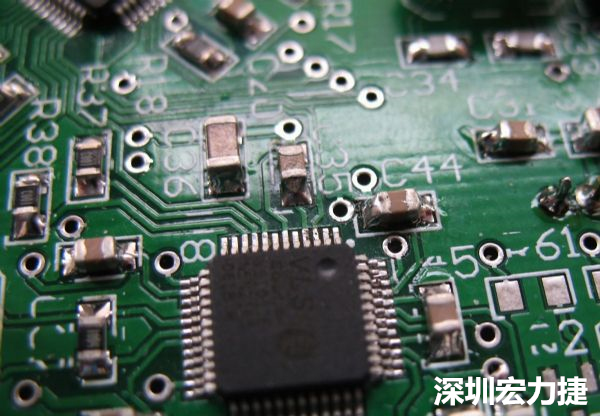 音訊電路訊號品質(zhì)，是影響操作體驗的關(guān)鍵，電路布局要特別注意。