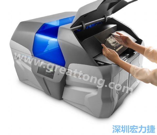 利用3D列印機器可制造多層板。