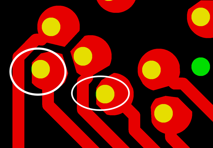 PCB生產(chǎn)會產(chǎn)生同一方向性的小小量偏移，焊盤被削的方向無規(guī)則，最惡劣的情況還會出現(xiàn)個(gè)別孔破焊環(huán)